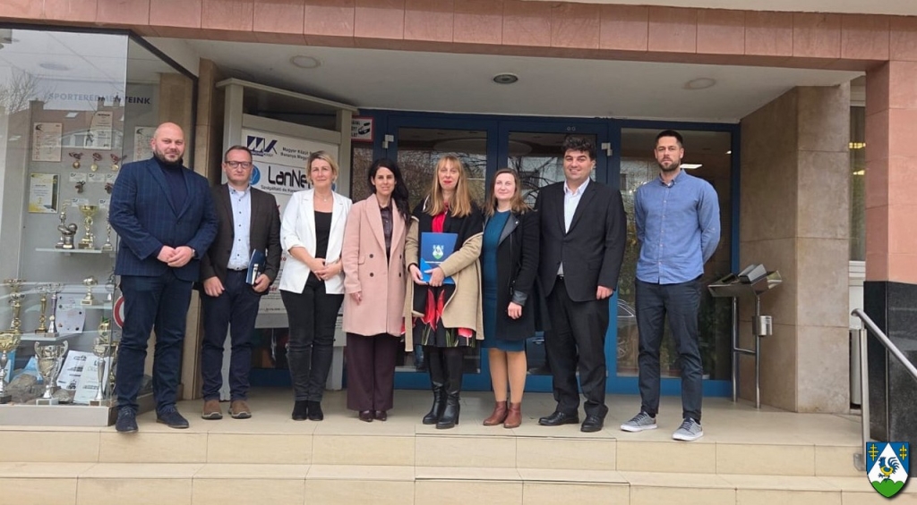 18c3c468 55e5 4306 b60c d81e3938ff28