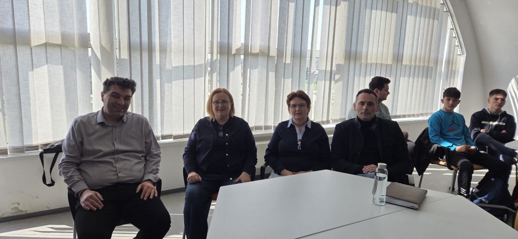 6ca07ded d9d5 485d b7bc 3a6439871849