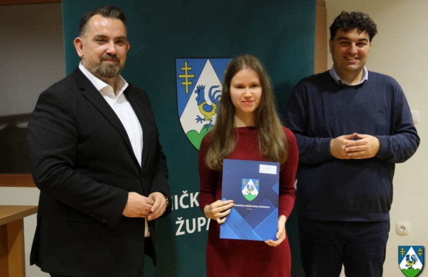 Župan Golubić i zamjenik Rajn studentima uručili ugovore – za stipendije osigurano gotovo pola milijuna eura