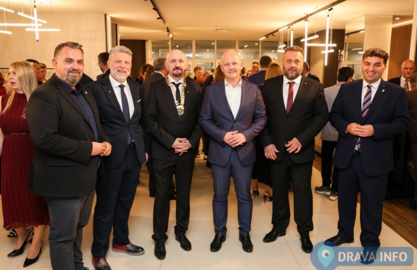 Županija podržala 22. Rotary bal i dobrotvornu aukciju slika namijenjenu stipendiranju učenika