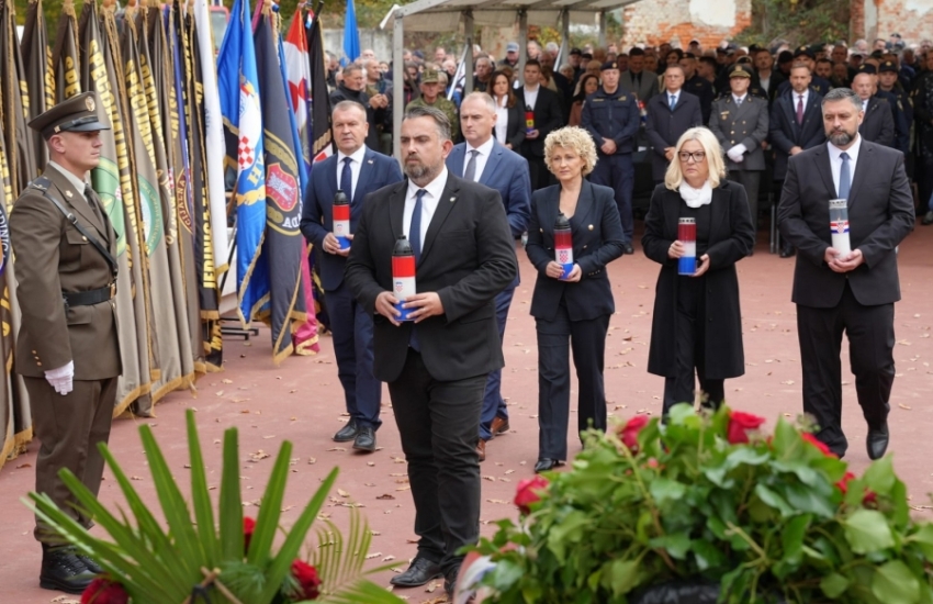 Župan odao počast stradalim braniteljima na spomen-području Trokut-Novska