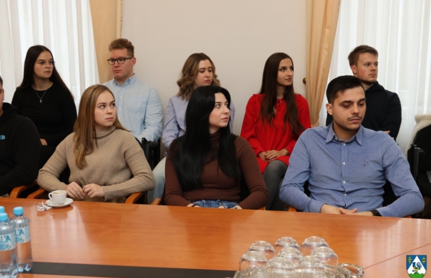 Županija povećala broj stipendista - 150 studenata primat će 200 eura mjesečno