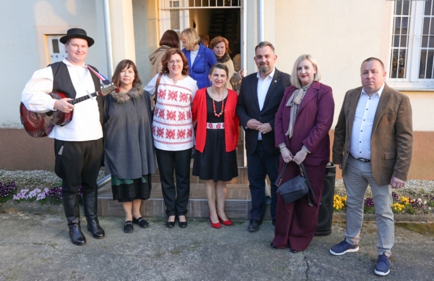 Župan Golubić prisustvovao manifestaciji „Usred molvarske ravnice uz ples i pisanice“