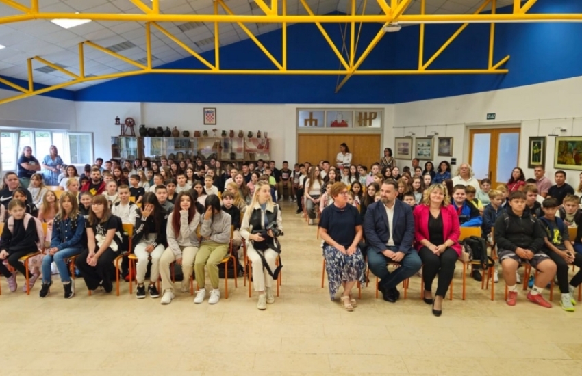 Župan Golubić povodom početka školske godine posjetio OŠ prof. Franje Viktora Šignjara Virje