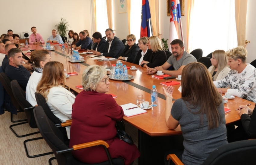 Održan radni sastanak s privatnim pružateljima usluge smještaja