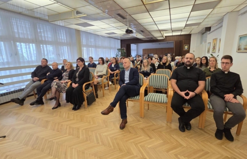 U koprivničkom Domu za starije i nemoćne održan tradicionalni božićni program