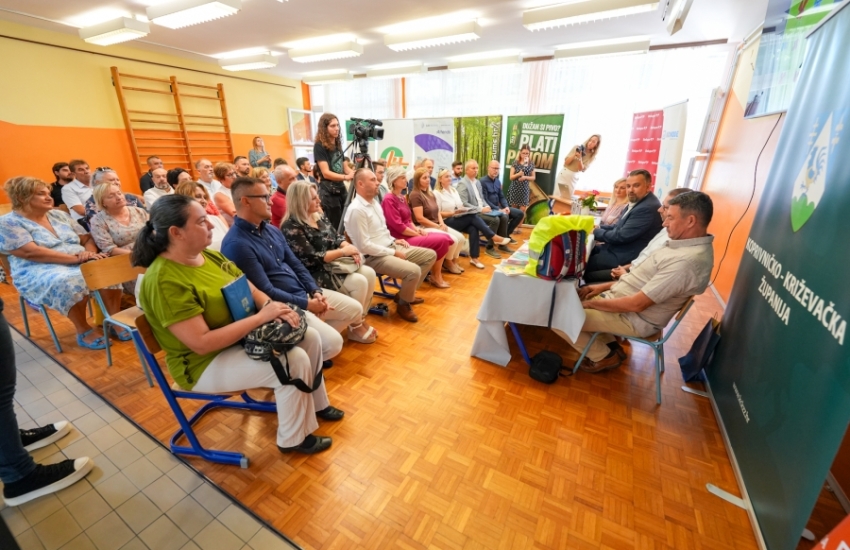 Za lakši početak nove školske godine Županija osigurala 44.756 besplatnih bilježnica, 3.600 bočica i 990 sigurnosnih navlaka