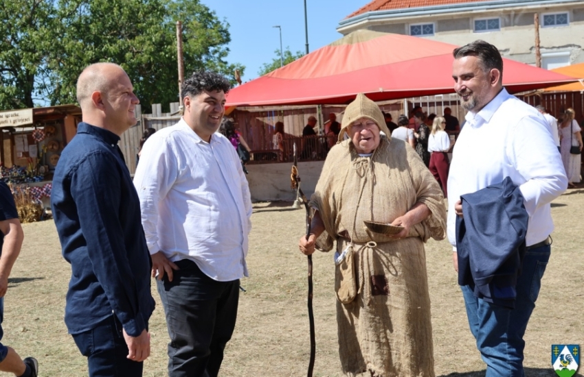 Župan i zamjenik obišli sudionike Renesansnog festivala
