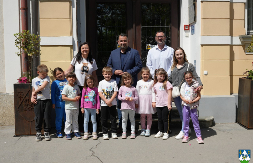 Mališani iz DV Vrapčić Đelekovec - Podružnice Iskrica posjetili Županijsku upravu