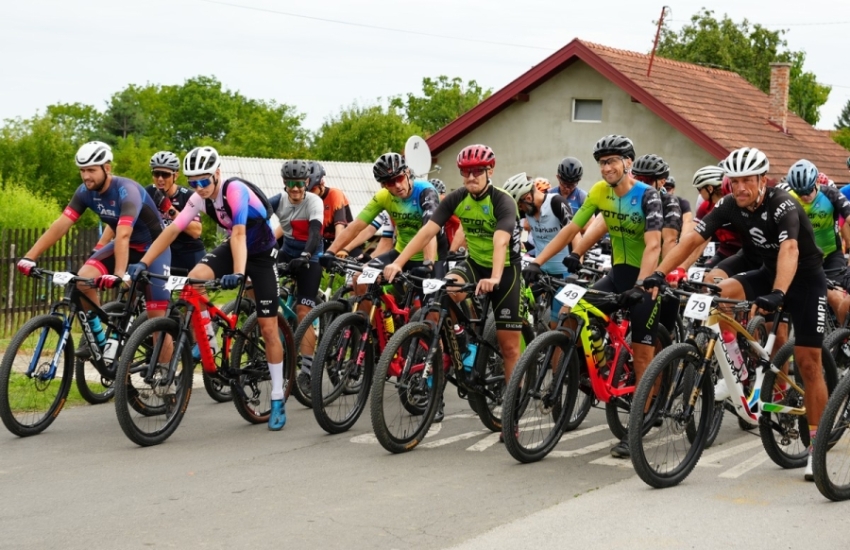 Ljubitelji biciklizma sudjelovali na MTB utrci XCM Rotor & Robin u Glogovcu