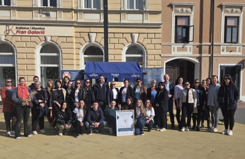Zdravstvenim akcijama na koprivničkom trgu građane se informiralo o palijativnoj skrbi i prevenciji raka prostate
