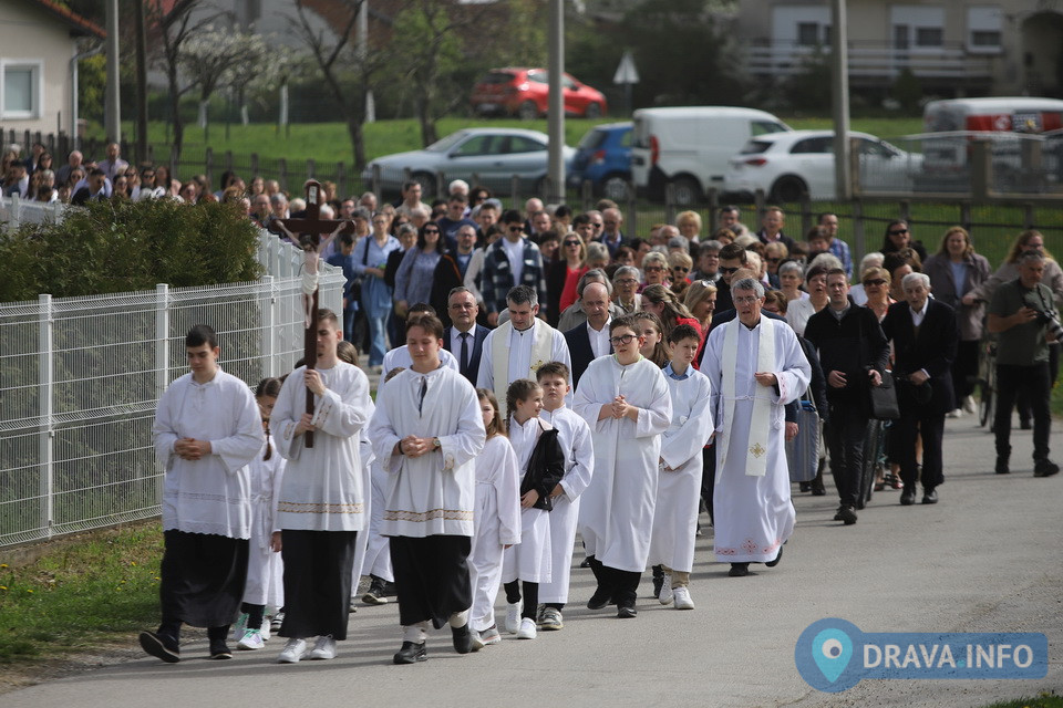 010424 Mocile procesija i misa 22