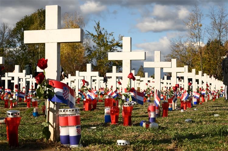 Vukovar Memorijalno groblje izvor Vlada RH