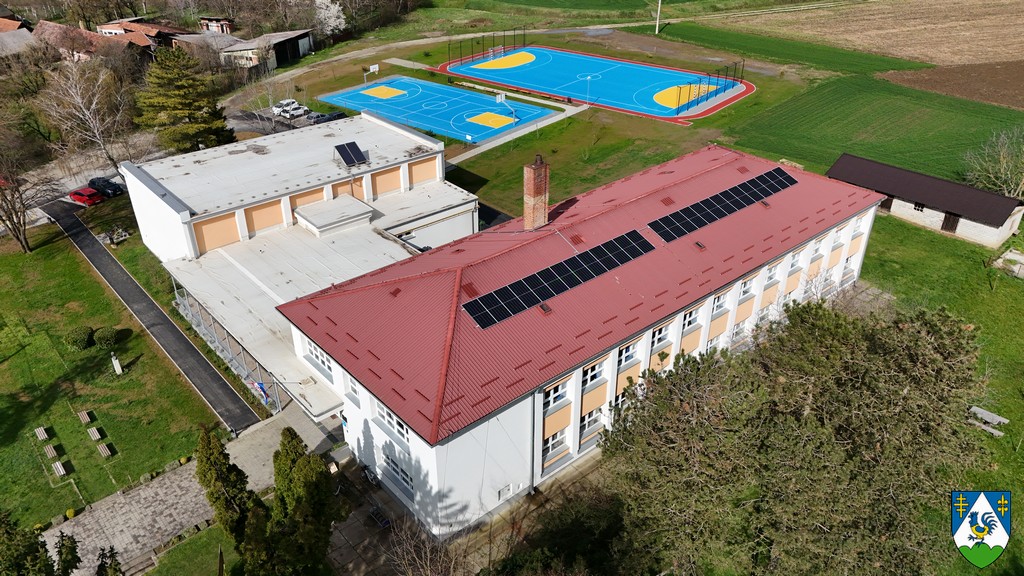 Fotonaponska elektrana i obnovljeno igralište u OŠ Drnje