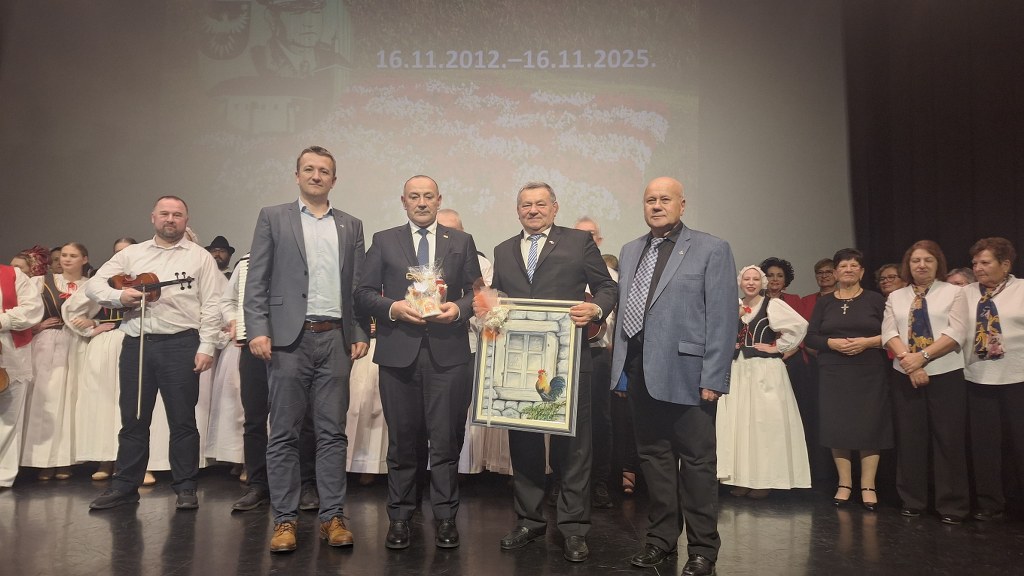 20251113 205513 1024x576