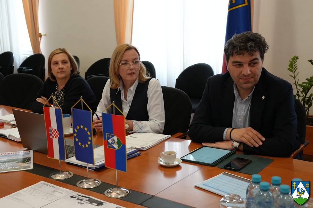 210d313b e5de 46d7 bb47 0295290f9584