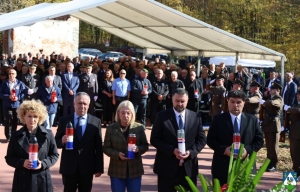 Zamjenik Rajn odao počast poginulim braniteljima na spomen području Trokut &ndash; Novska