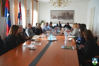 Župan održao Kolegij s pročelnicima upravnih tijela i ravnateljima županijskih</div>...							</div>
											</li>
																													<li>
													<h3 class=