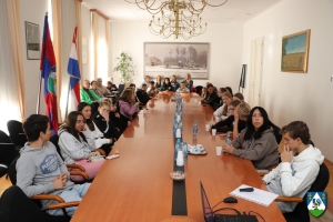 Sudionici Erasmus+ projekta iz OŠ Koprivnički Bregi u posjetu Županijskoj upravi