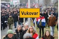 Tisuće ljudi u Vukovaru odale počast žrtvi Grada heroja