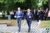 Uz polaganje vijenaca i paljenje svijeća obilježen Dan državnosti