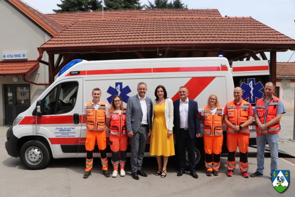 Zavod za hitnu medicinu dobio dva nova vozila sanitetskog prijevoza vrijedna 165 tisuća eura