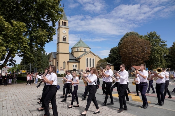 Gotovo 500 glazbenika okupilo se 35. Susretu hrvatskih puhačkih orkestara u Đurđevcu