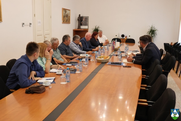 Župan Golubić sastao se s ravnateljima srednjih škola
