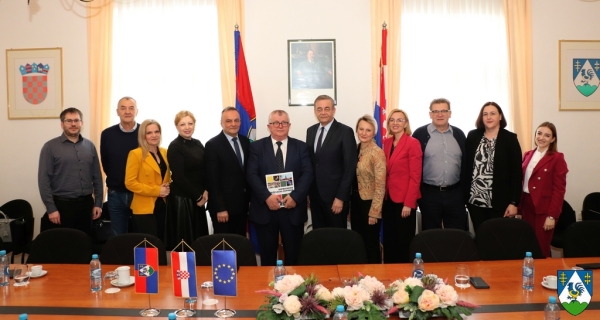 Župan održao prijem za bivšeg tajnika Obrtničke komore KKŽ Božu Baraća te mu zahvalio na dugogodišnjoj suradnji