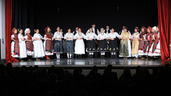 Koncert Folklornog ansambla „Koprivnica“ oduševio publiku